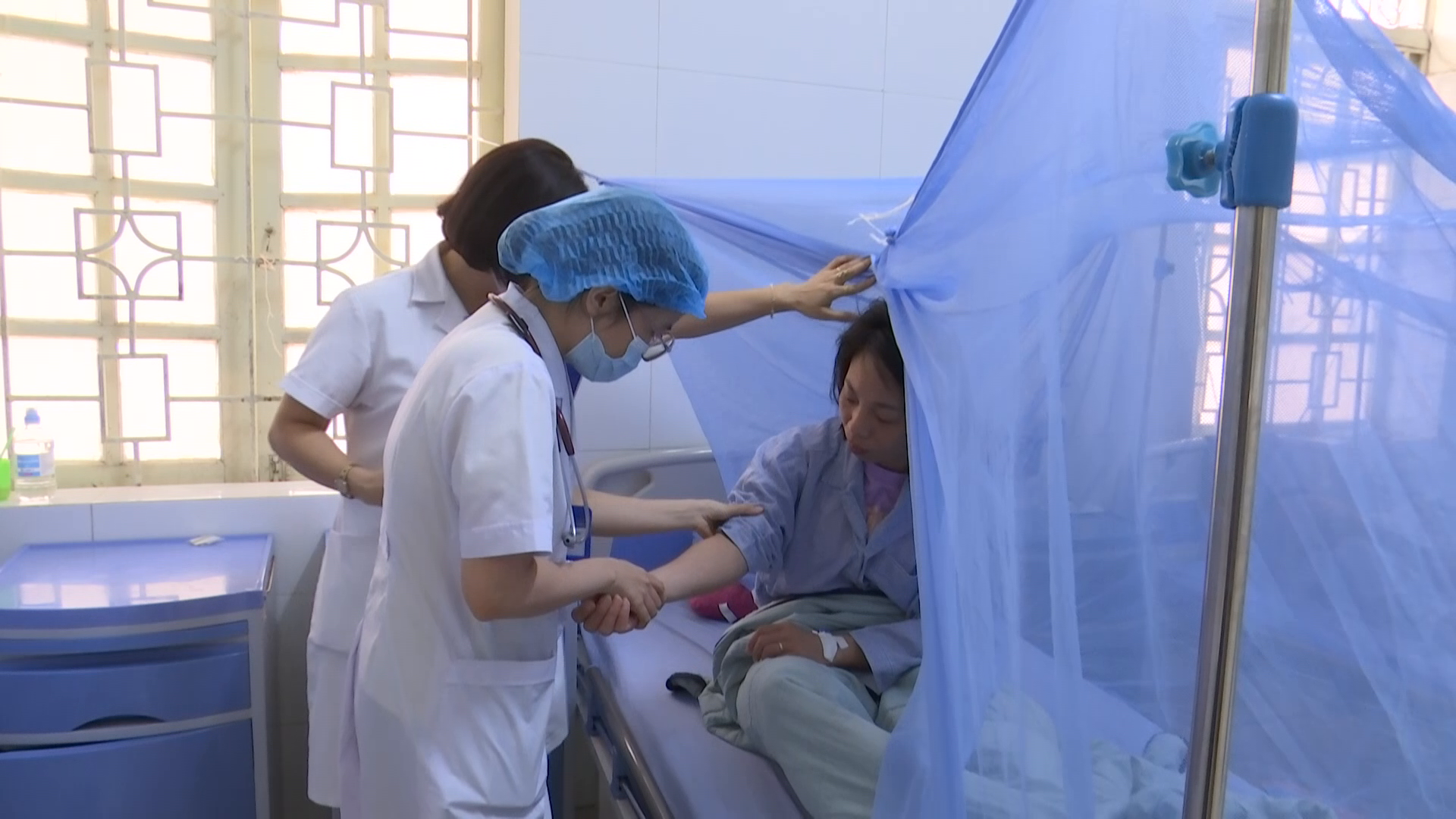 Số ca mắc sốt xuất huyết và tay chân miệng gia tăng