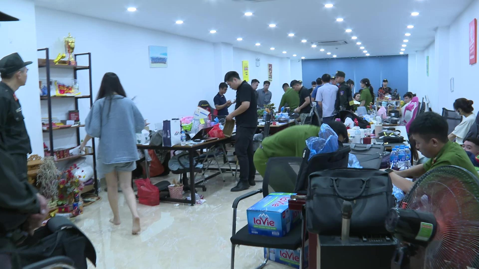Phá đường dây lừa đảo bán thuốc qua mạng 