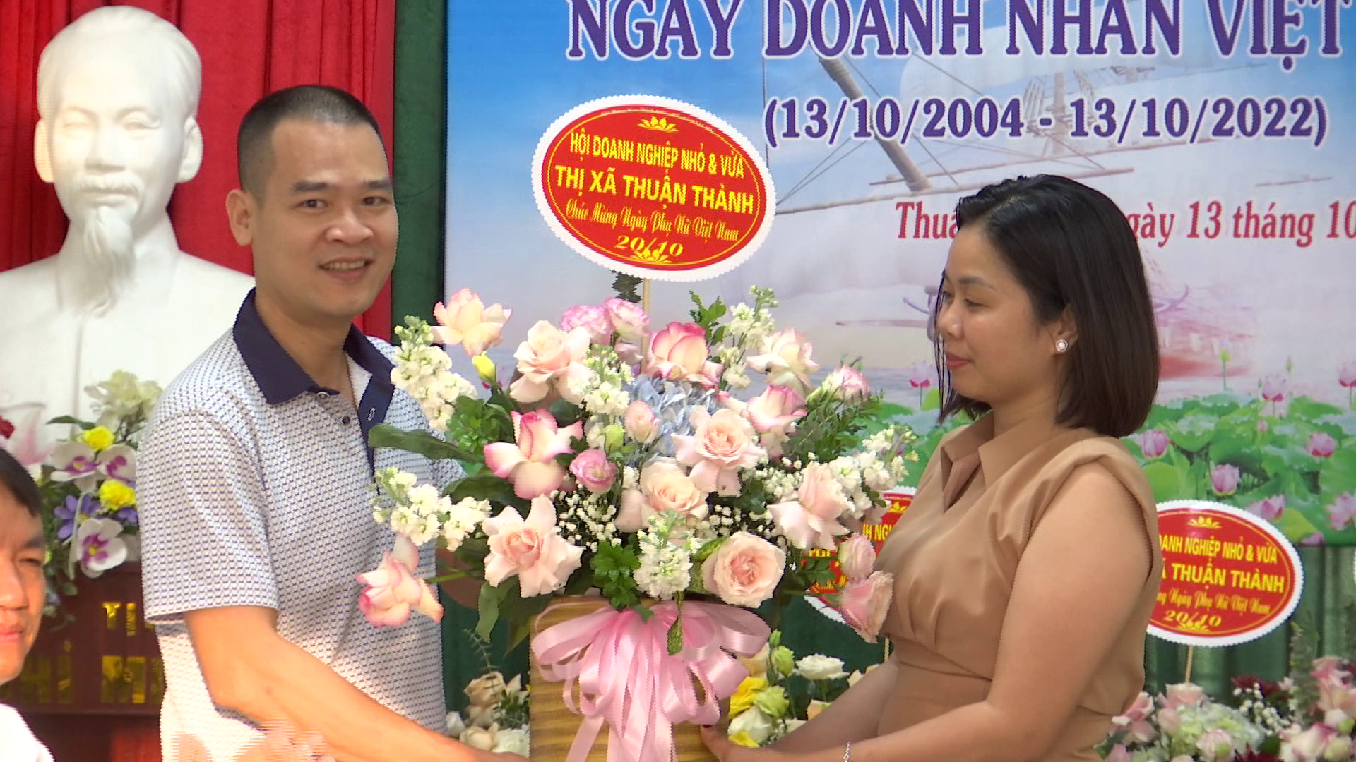 Hội DNNVV Thuận Thành gặp mặt ngày Phụ nữ Việt Nam 20/10