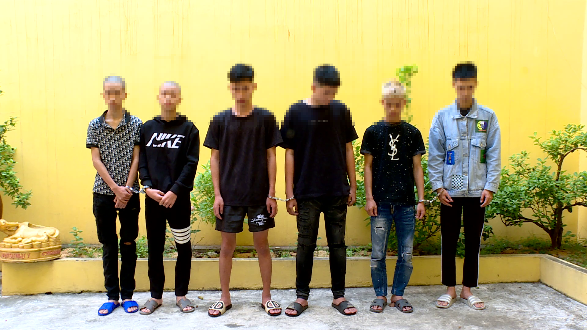 Triệt phá nhóm đối tượng thanh thiếu niên chuyên cướp tài sản của học sinh