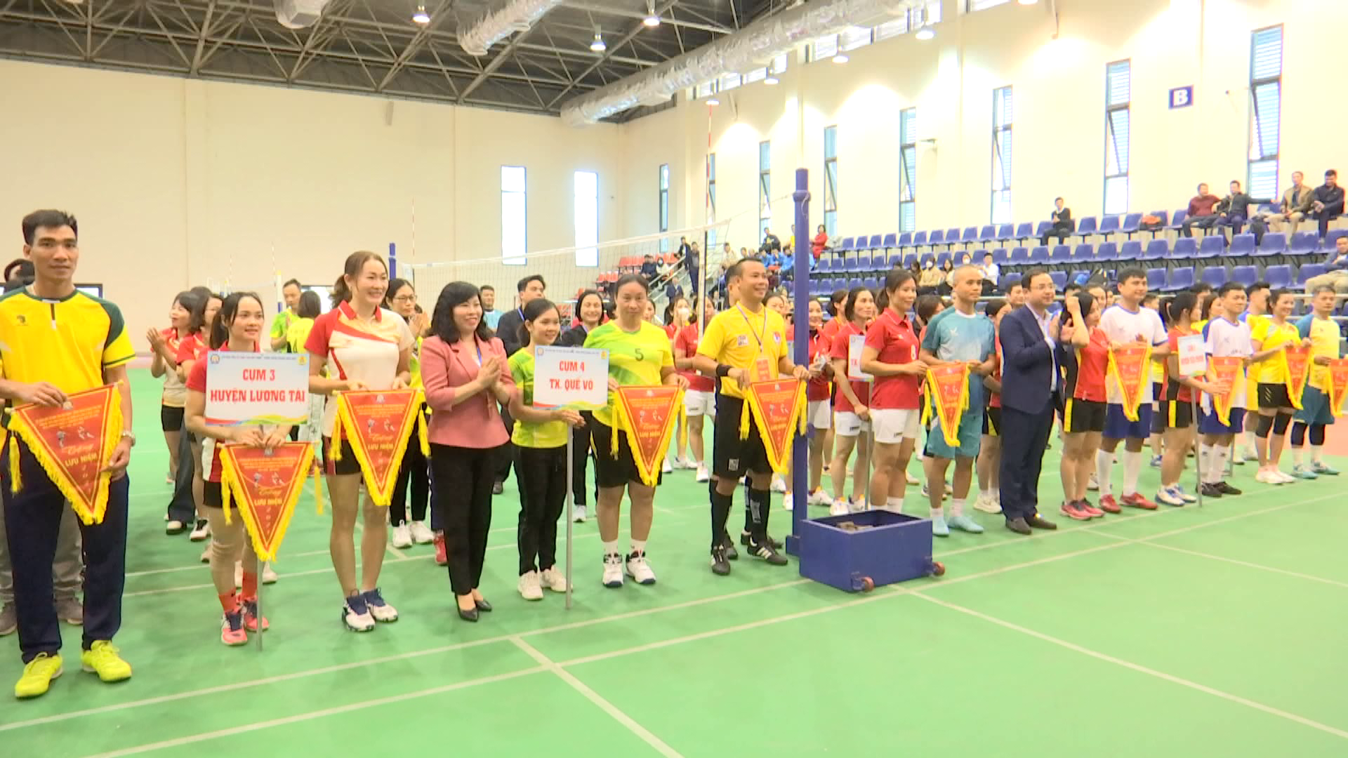 Khai mạc Giải bóng đá nam, bóng chuyền hơi nữ ngành GD&ĐT năm 2023