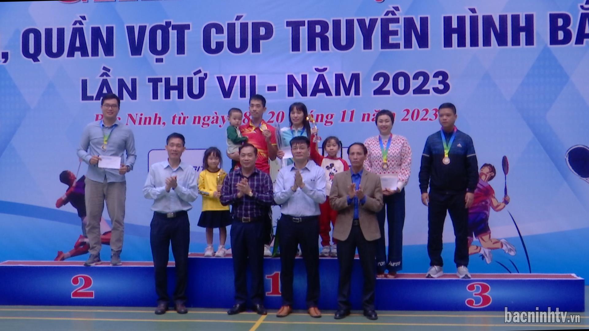 Trao giải cầu lông, quần vợt cúp Truyền hình Bắc Ninh 
