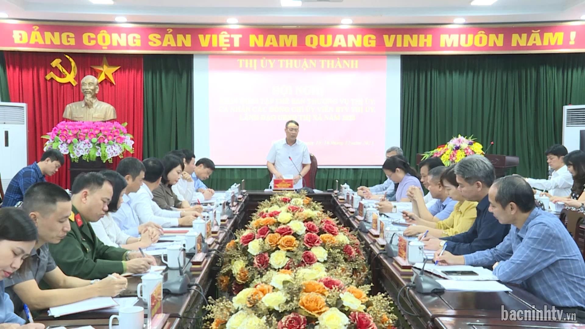 Kiểm điểm tập thể Ban Thường vụ, Uỷ viên Ban Thường vụ và lãnh đạo UBND thị xã Thuận Thành năm 2023
