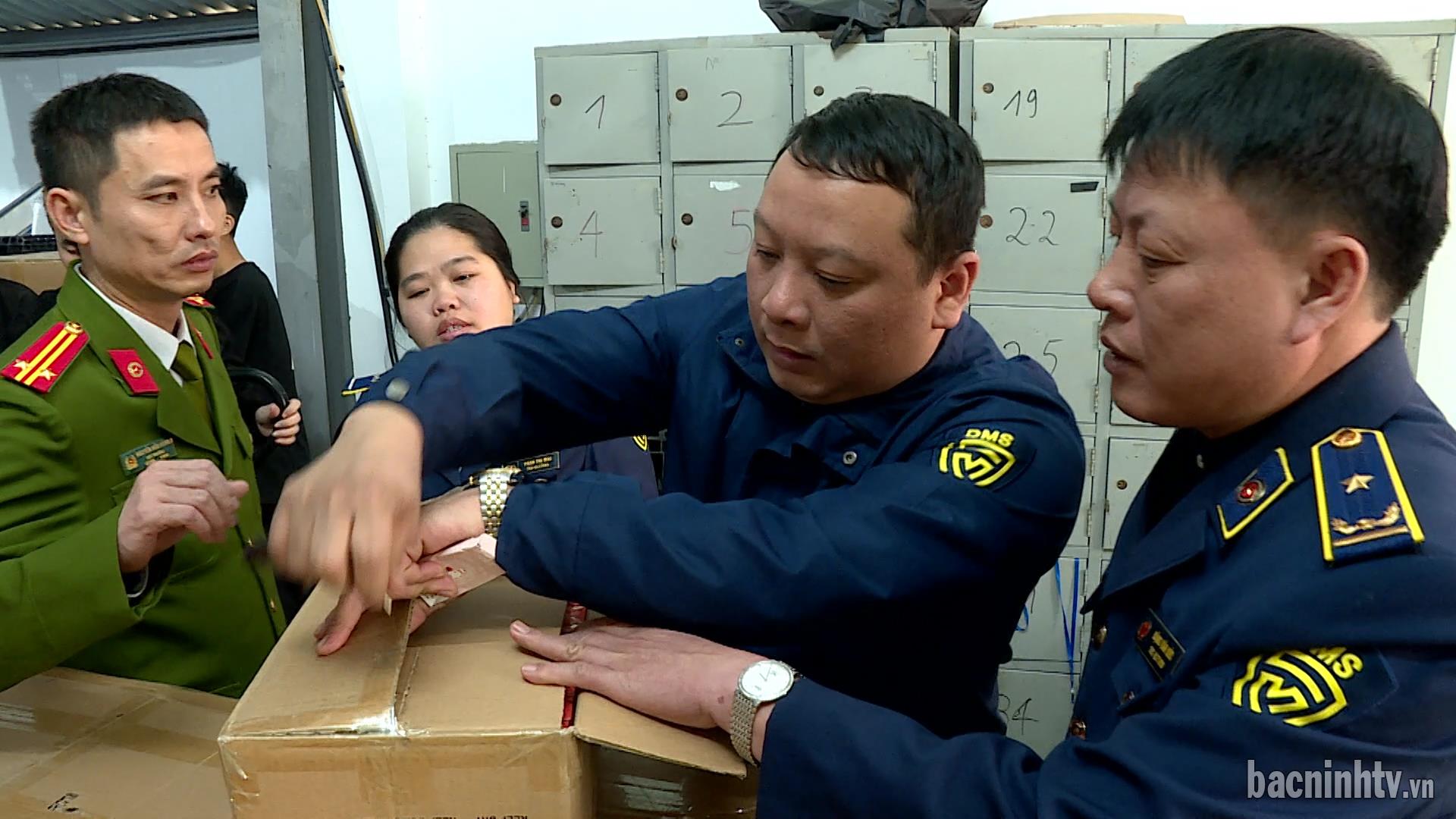 Phát hiện gần 400 nghìn đầu đốt tinh dầu thuốc lá điện tử không rõ nguồn gốc