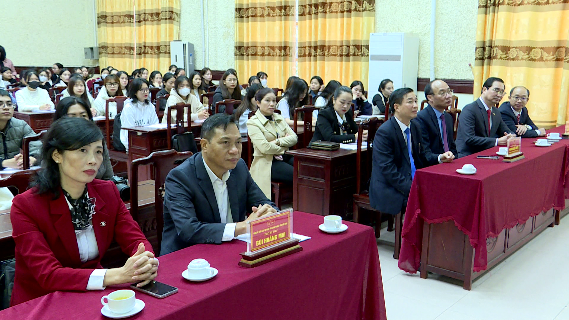 Khai giảng lớp nhận thức về Đảng cho đoàn viên, sinh viên ưu tú
