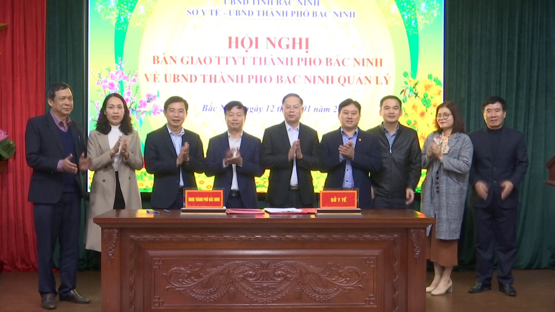 Bàn giao Trung tâm Y tế TP.Bắc Ninh về UBND TP.Bắc Ninh quản lý