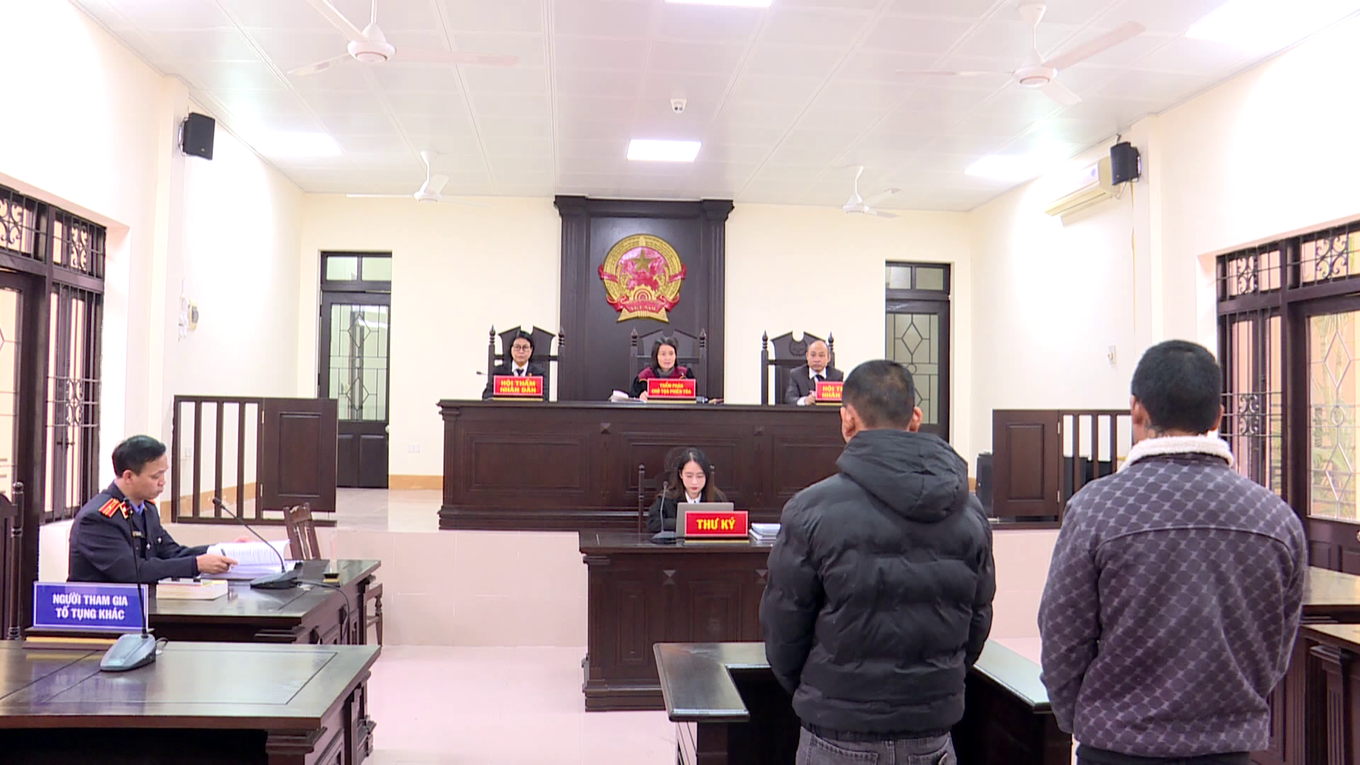 Xét xử vụ án buôn bán trái phép pháo nổ            