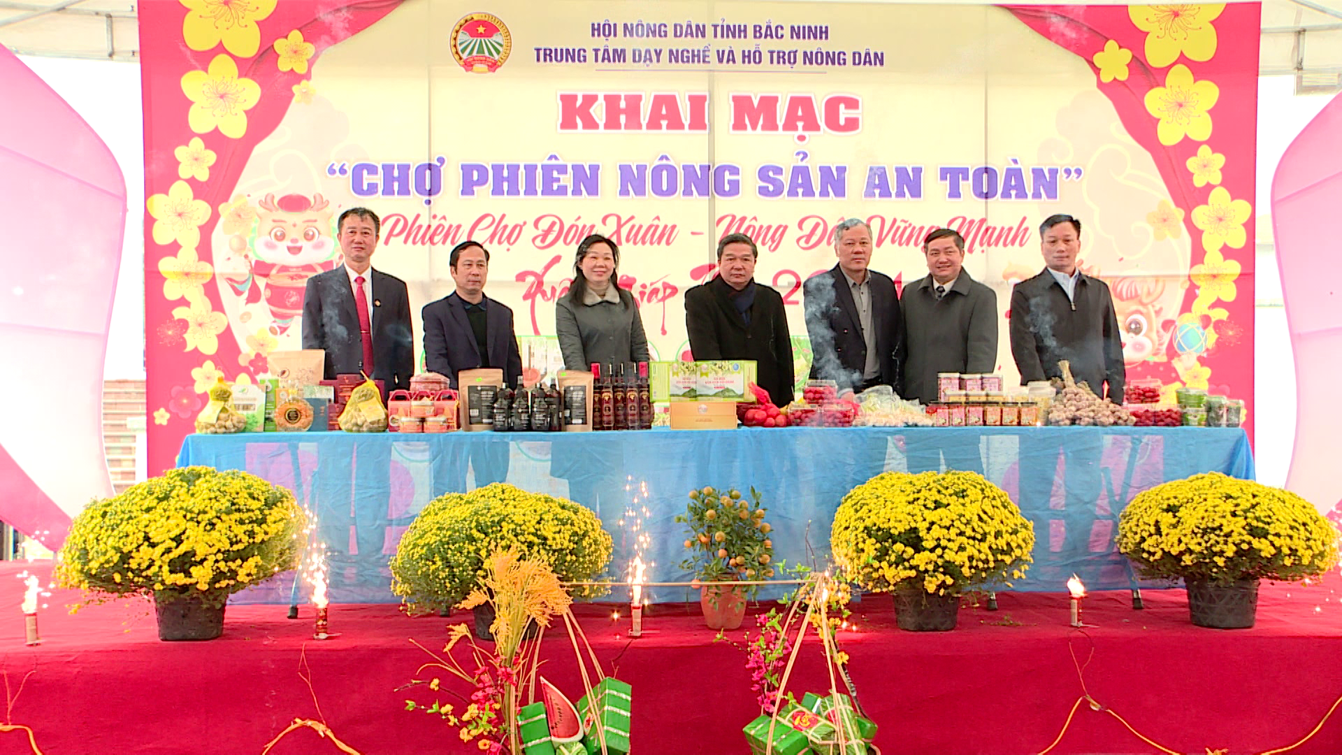 Khai mạc Chợ phiên nông sản an toàn lần thứ Nhất năm 2024