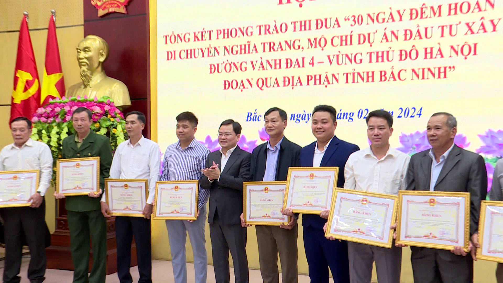 Tổng kết Phong trào thi đua 30 ngày đêm hoàn thành di chuyển nghĩa trang, mộ chí dự án đầu tư xây đựng đường Vành đai 4