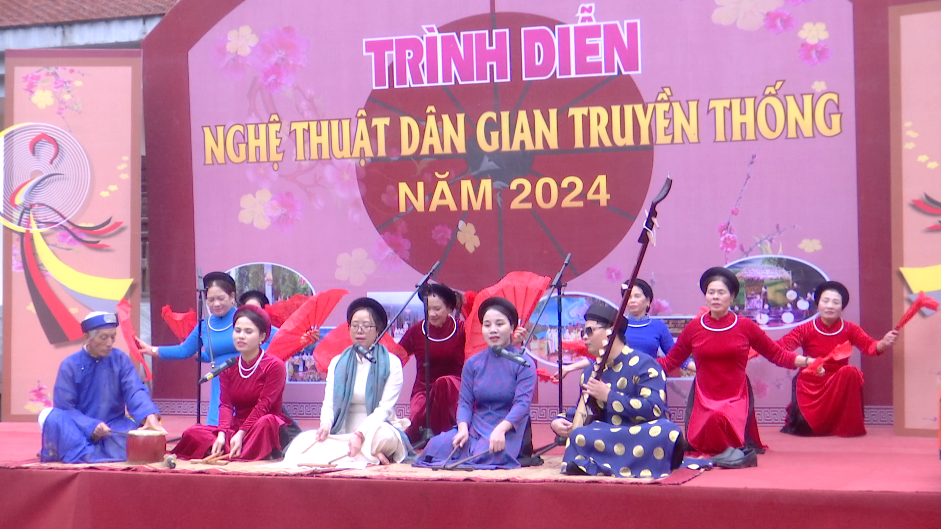 Trình diễn nghệ thuật dân gian truyền thống tại chùa Phật Tích
