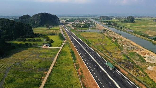 Kết luận của Bộ Chính trị về xây dựng kết cấu hạ tầng đồng bộ