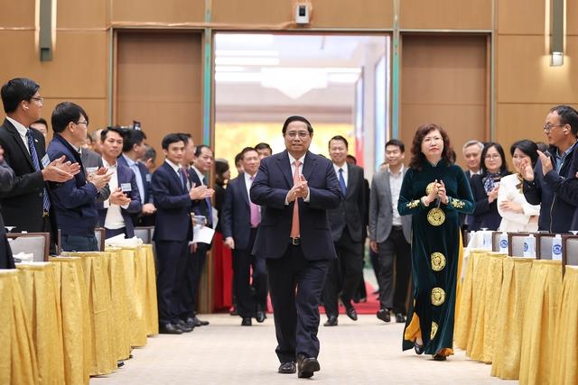 TỔNG THUẬT: Thủ tướng chủ trì Hội nghị triển khai nhiệm vụ phát triển thị trường chứng khoán năm 2024