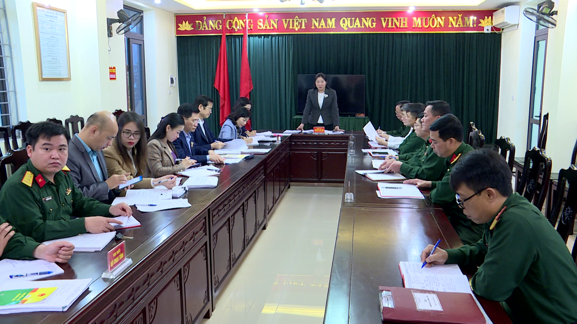 Giám sát việc thực hiện Luật Nghĩa vụ quân sự, công tác tuyển quân và xây dựng lực lượng dân quân tự vệ