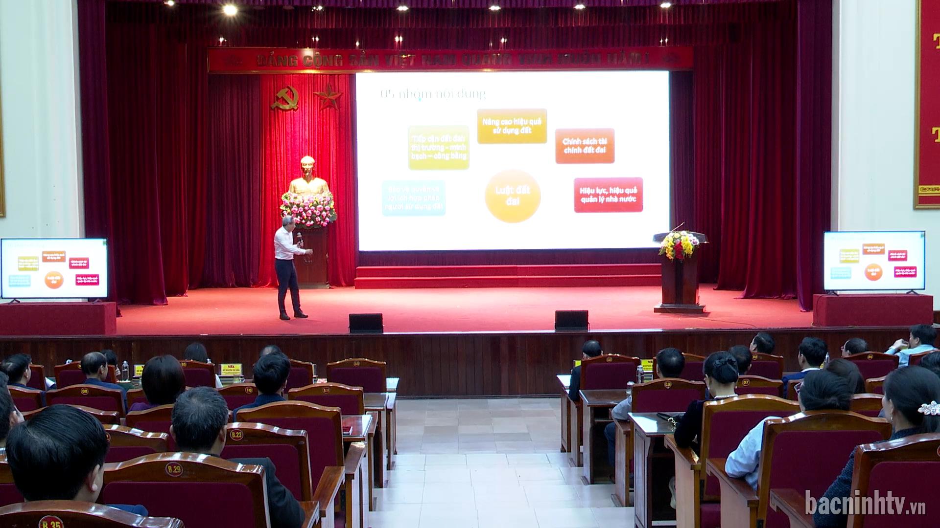 Gia Bình tuyên truyền, phổ biến Luật Đất đai năm 2024 