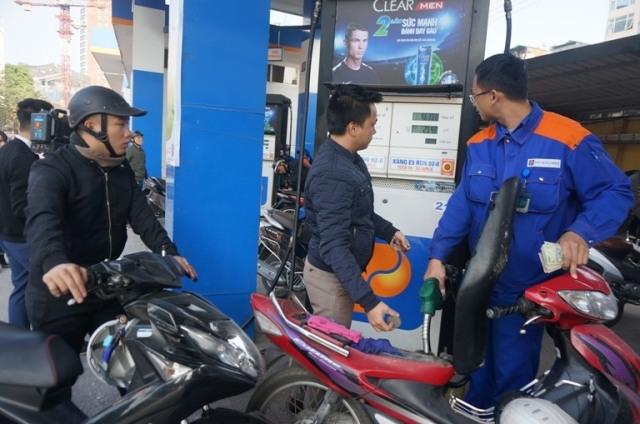 Giá xăng, dầu đồng loạt tăng