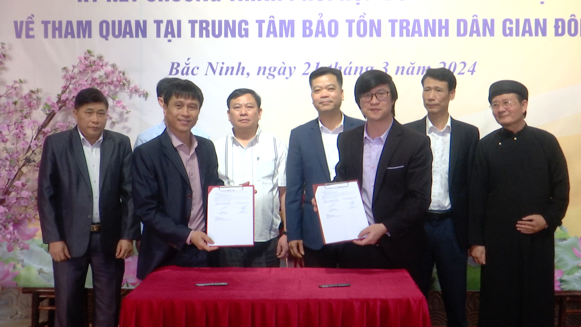 Ký kết phối hợp đưa khách du lịch về tham quan tại Trung tâm Bảo tồn Tranh dân gian Đông Hồ