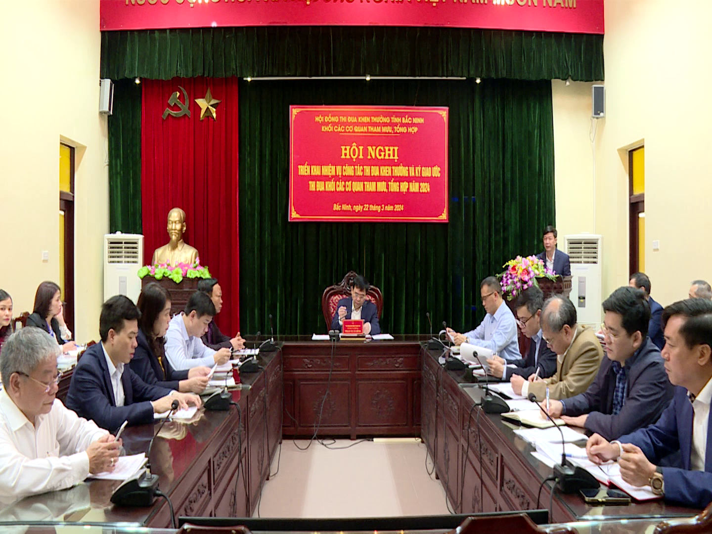 Khối thi đua các cơ quan tham mưu, tổng hợp ký giao ước thi đua năm 2024