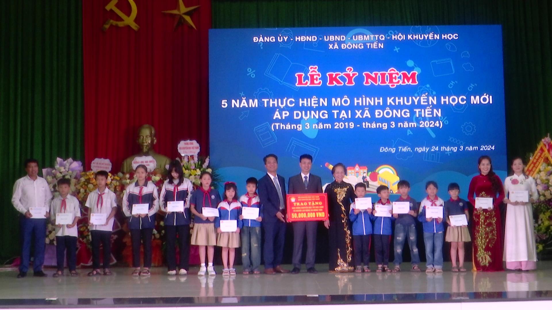 Nguyên Phó Chủ tịch nước Nguyễn Thị Doan dự “Ngày hội khuyến học” tại Yên Phong