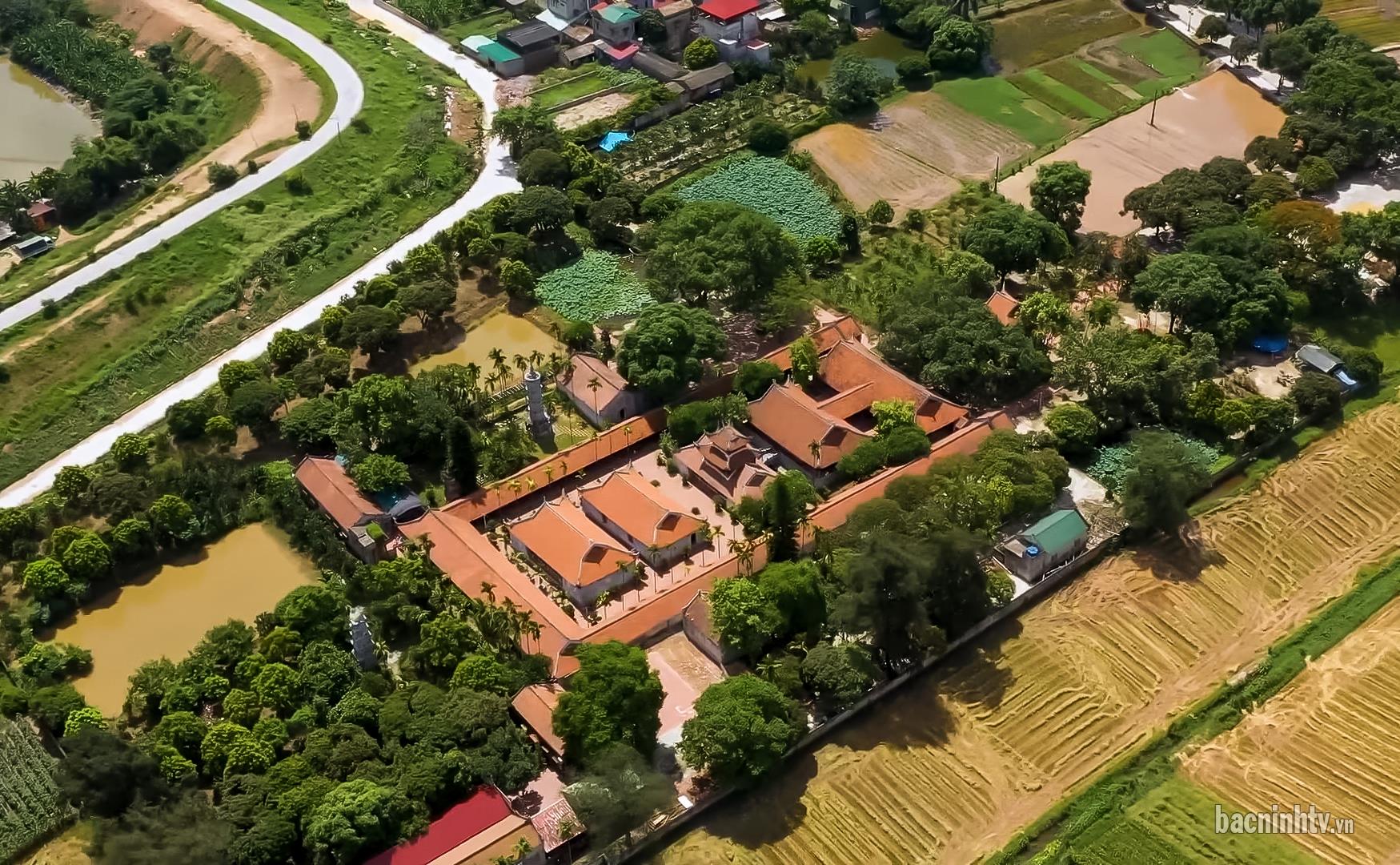 Về Chùa Bút Tháp, ngắm bảo vật Quốc gia