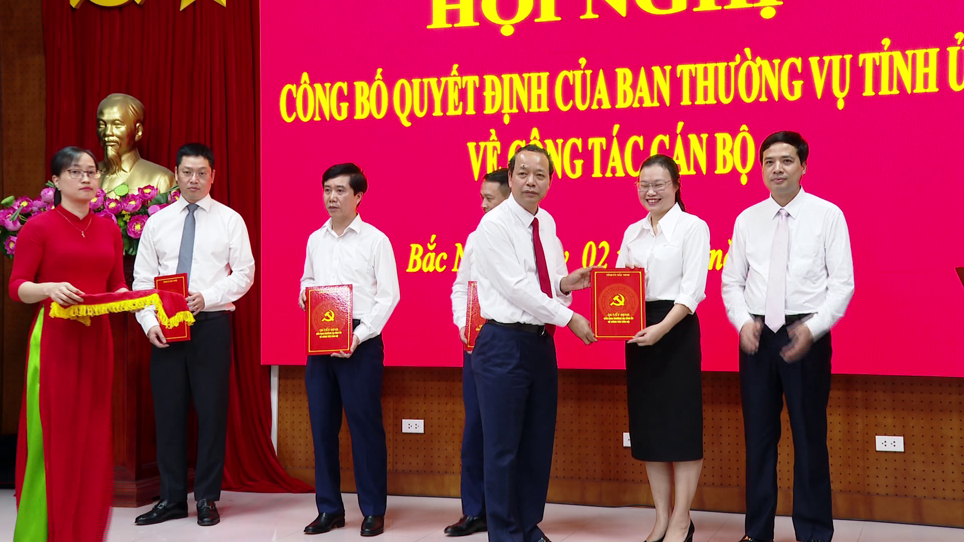 Tỉnh ủy công bố các Quyết định về công tác cán bộ