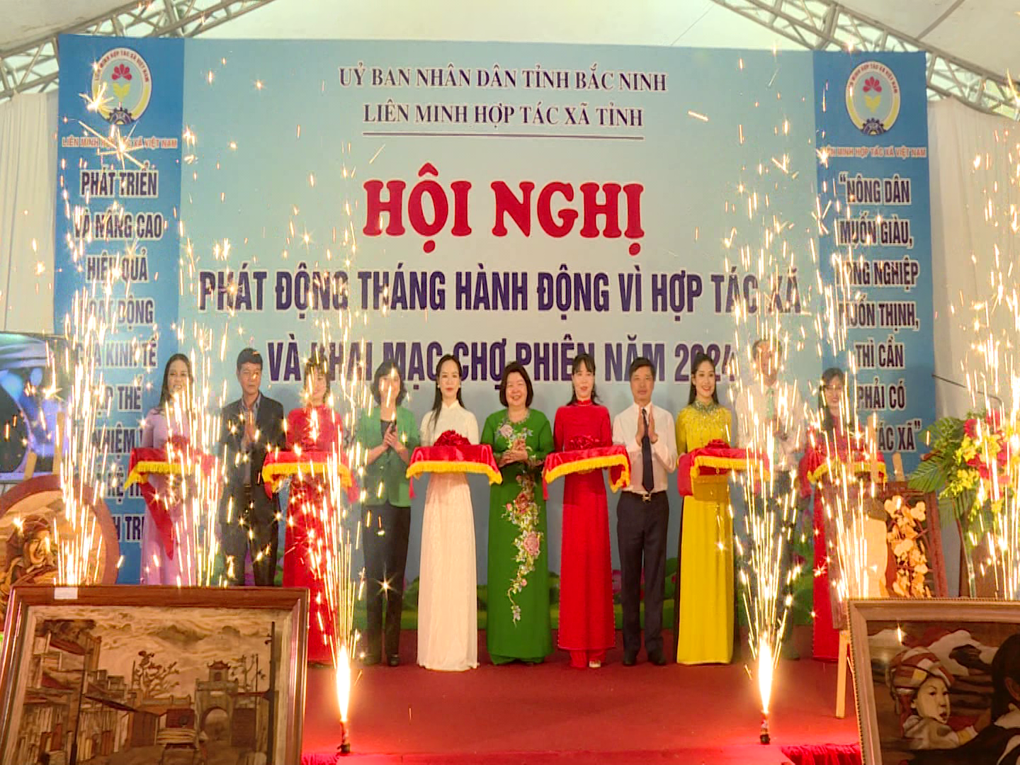 Phát động Tháng hành động vì HTX và khai mạc Chợ phiên năm 2024