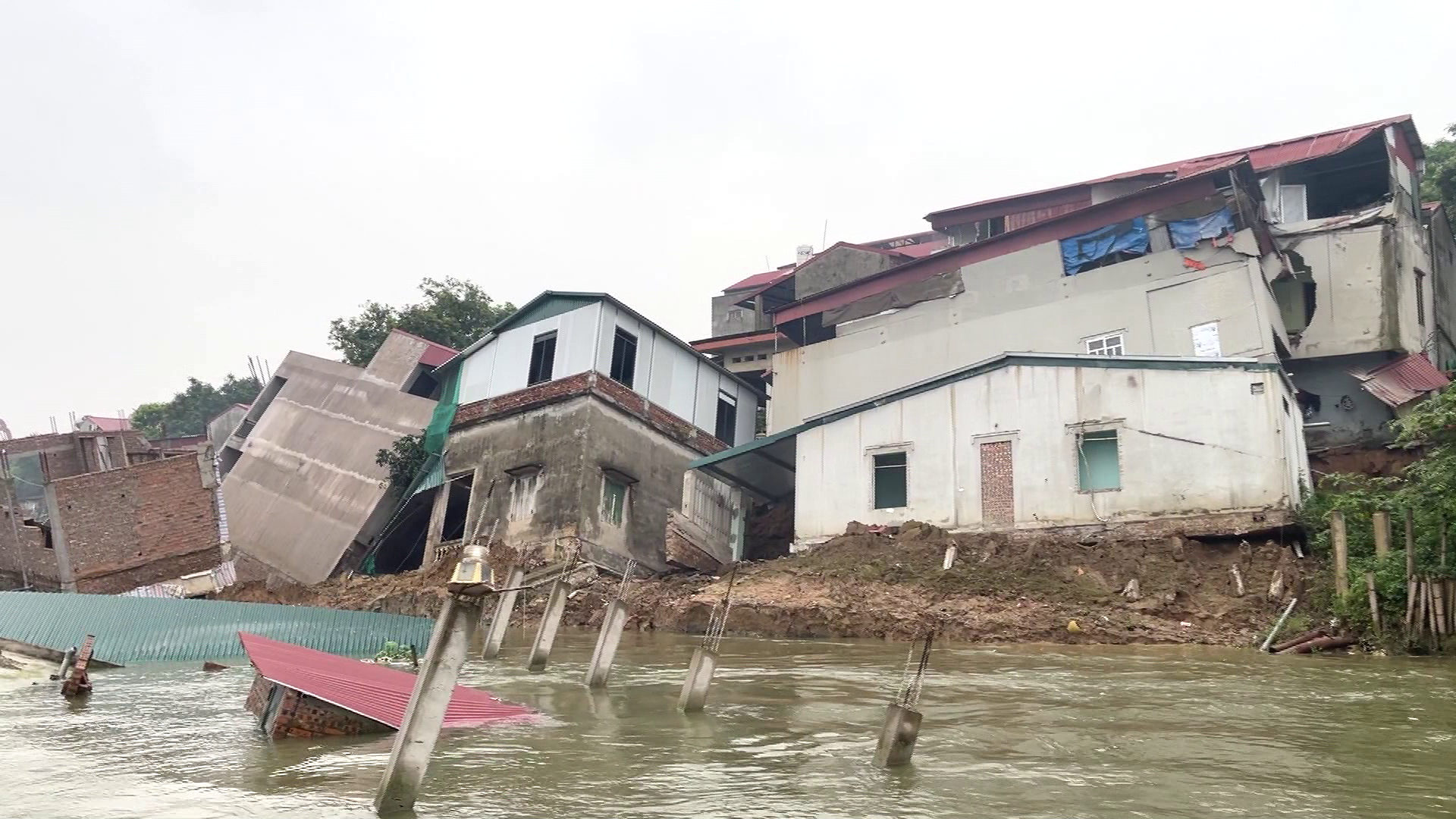 Chủ động ứng phó với thiên tai, đảm bảo an toàn về người và tài sản cho nhân dân