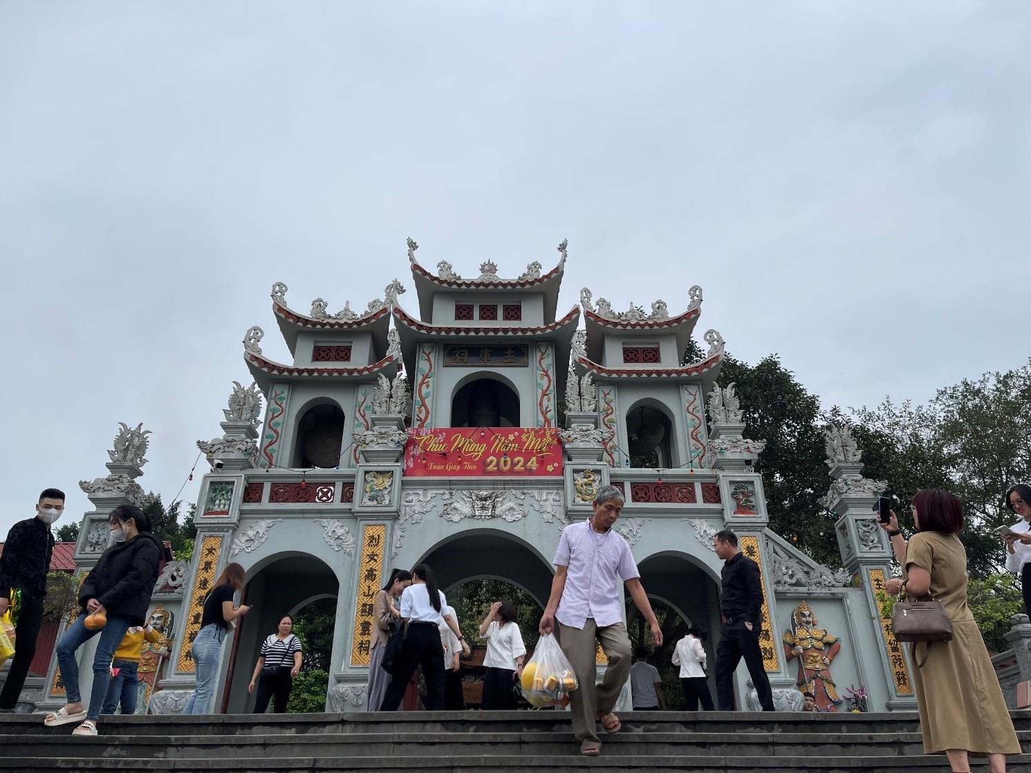 Nghi lễ “Vay tiền” tại Đền Bà Chúa Kho: Đừng để văn hoá trở thành mê tín