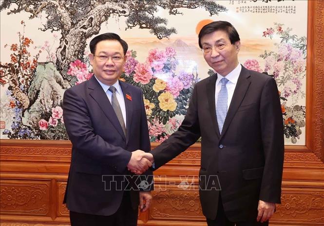 Chủ tịch Quốc hội Vương Đình Huệ hội kiến Chủ tịch Chính hiệp toàn quốc Trung Quốc Vương Hộ Ninh