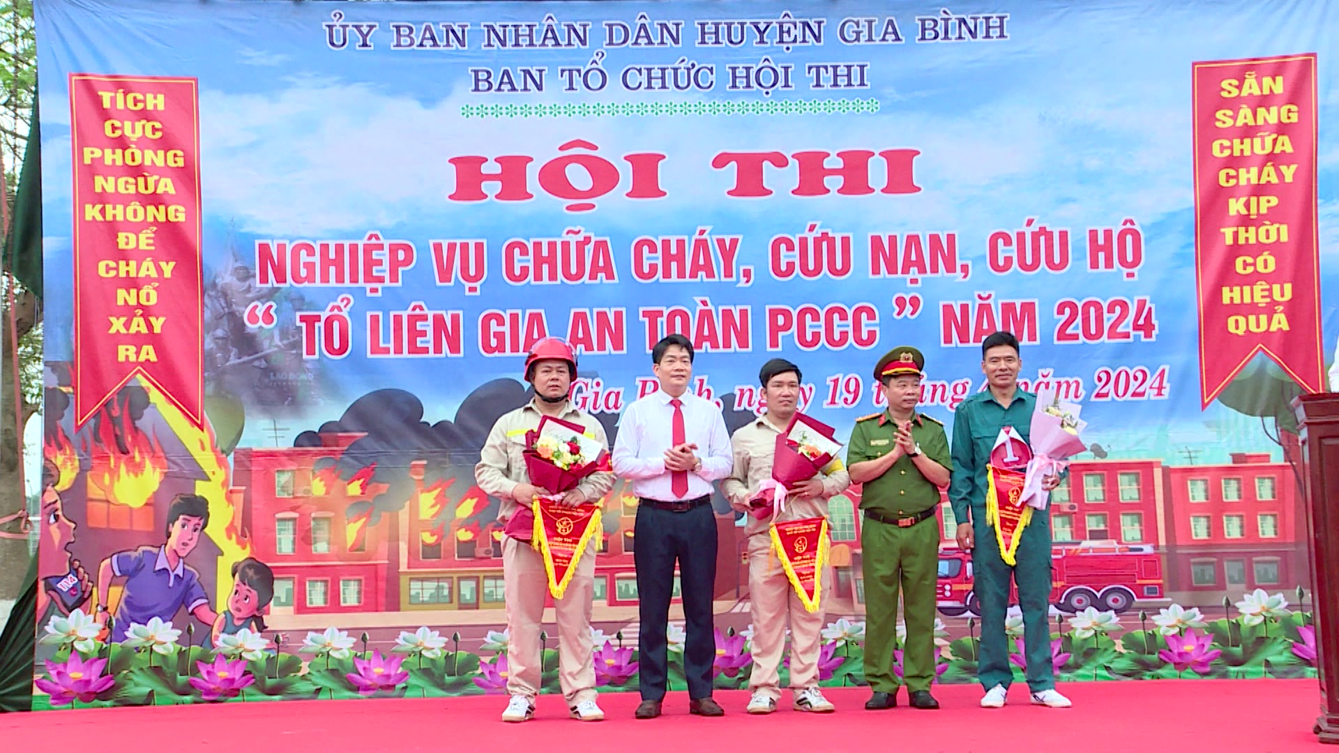 Huyện Gia Bình tổ chức Hội thi nghiệp vụ chữa cháy và CNCH “Tổ liên gia an toàn phòng cháy, chữa cháy”