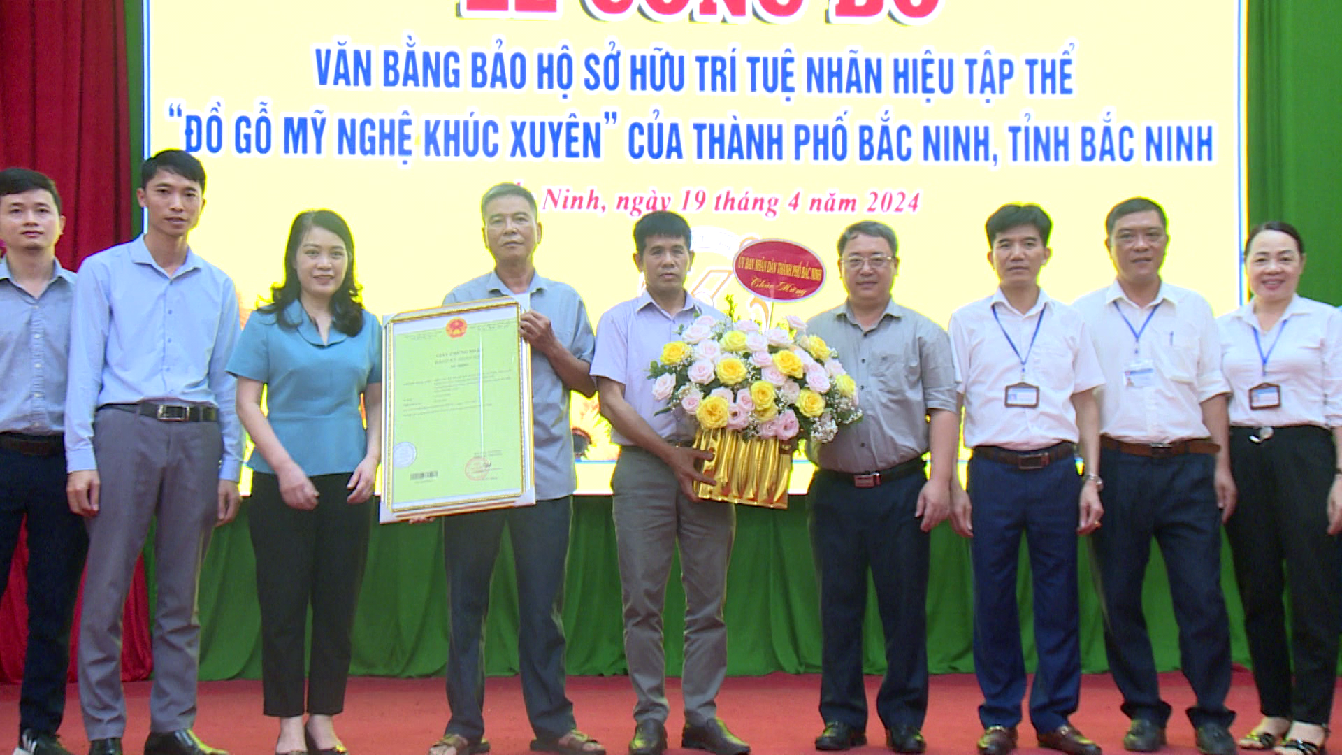 Công bố Văn bằng bảo hộ Nhãn hiệu tập thể Đồ gỗ mỹ nghệ Khúc Xuyên, thành phố Bắc Ninh