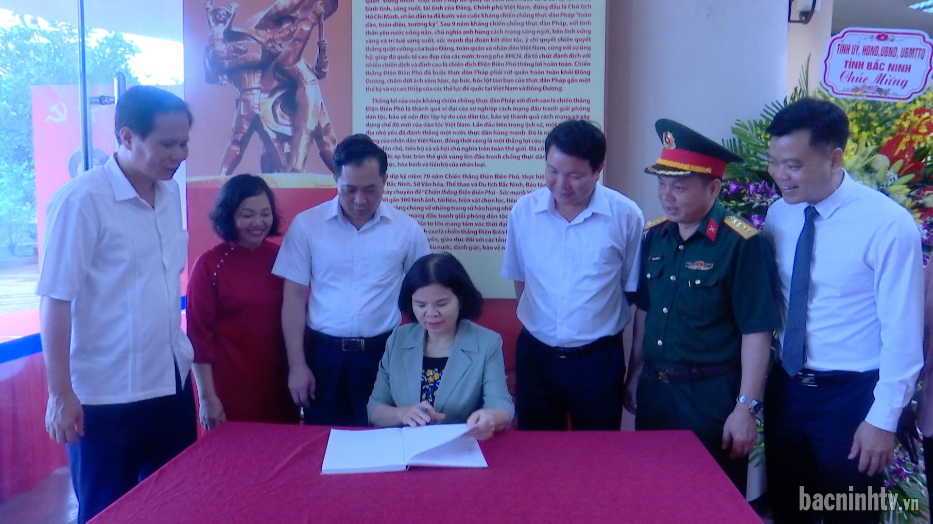 Khai mạc trưng bày "Chiến thắng Điện Biên Phủ - Sức mạnh Việt Nam, tầm vóc thời đại"