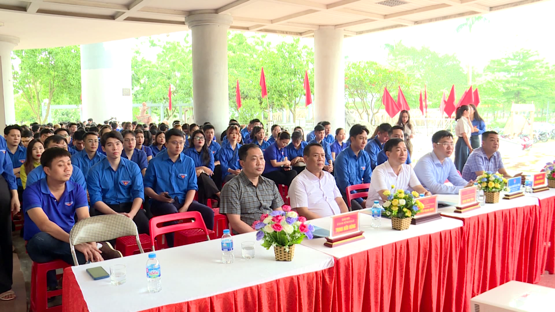 Chiếu phim và giới thiệu tư liệu  Chiến thắng Điện Biên Phủ cho đoàn viên, thanh niên