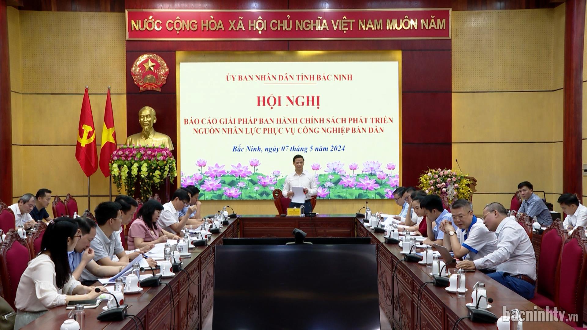 Báo cáo giải pháp ban hành chính sách phát triển nguồn nhân lực phục vụ công nghiệp bán dẫn