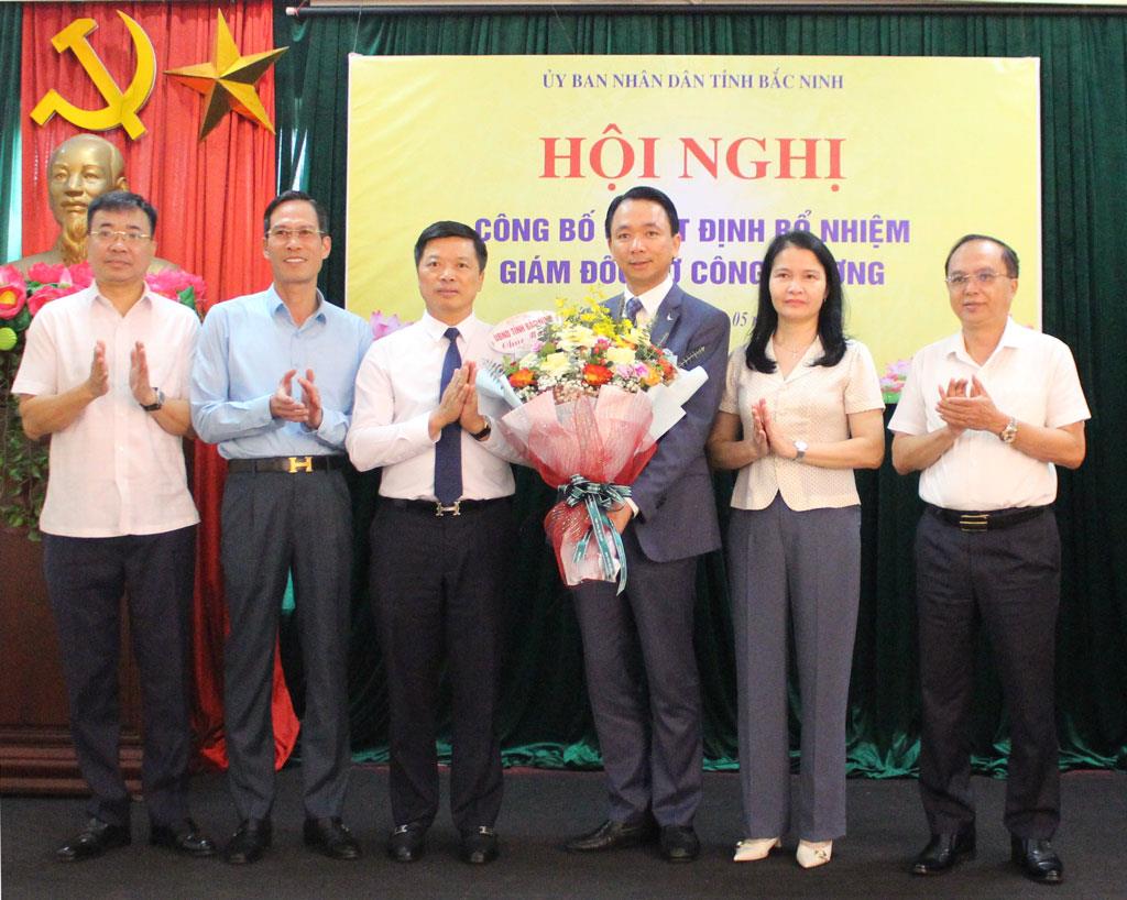 Phó Chủ tịch UBND tỉnh Đào Quang Khải trao Quyết định bổ nhiệm Giám đốc Sở Công thương