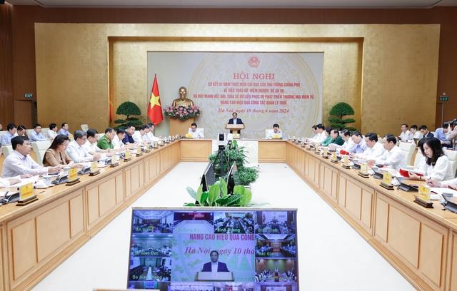 Thủ tướng: Nêu cao tinh thần trách nhiệm, "chỉ bàn làm, không bàn lùi" để đẩy mạnh chuyển đổi số, phát triển thương mại điện tử