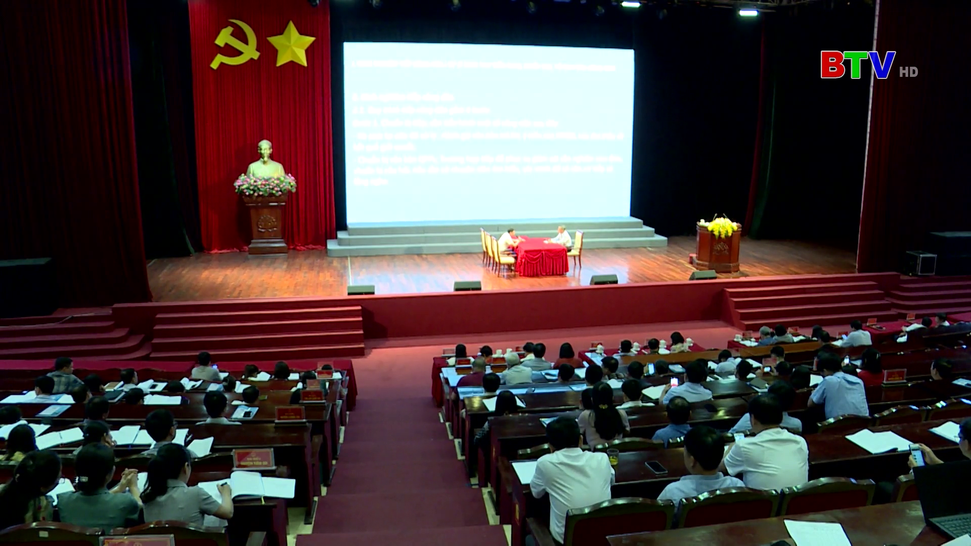 Tăng cường bồi dưỡng, nâng cao chất lượng hoạt động của Đại biểu HĐND các cấp.