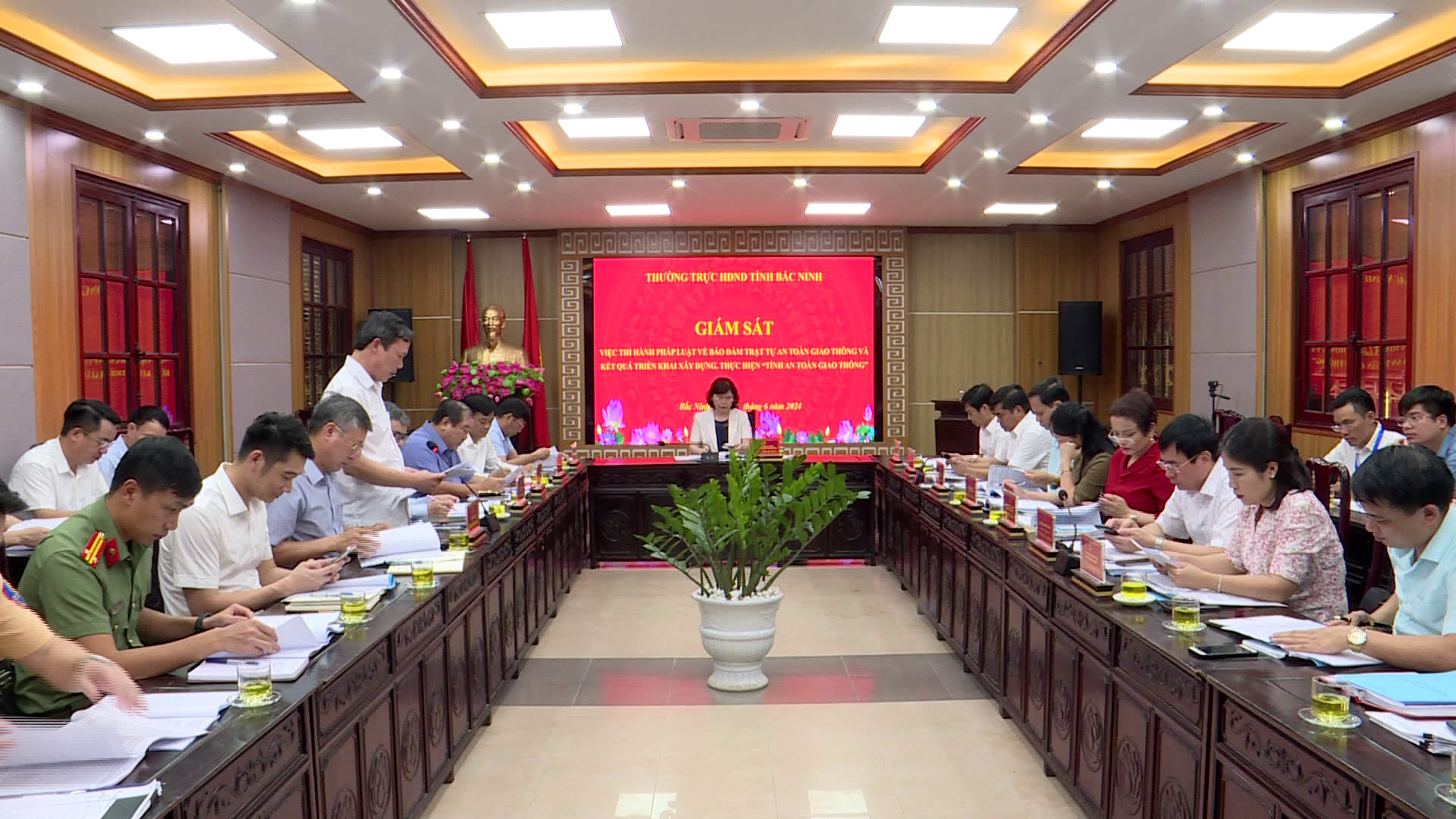 Thường trực HĐND tỉnh giám sát công tác đảm bảo trật tự ATGT và kết quả triển khai xây dựng tỉnh ATGT 