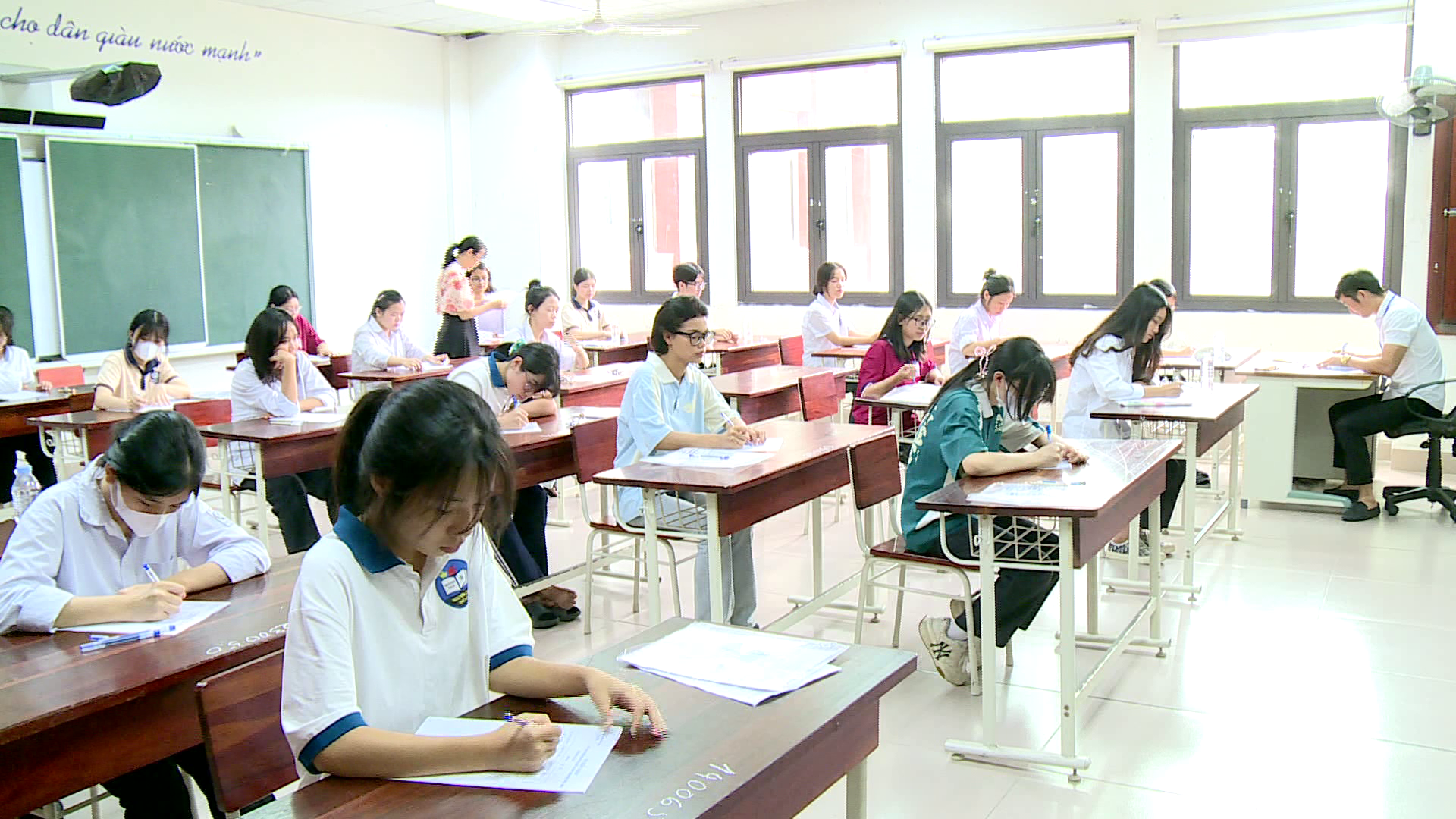 Công bố điểm chuẩn vào lớp 10 THPT công lập năm học 2024 – 2025