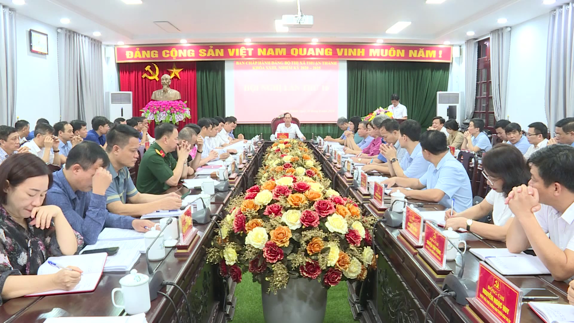 Phó Chủ tịch UBND tỉnh Đào Quang Khải dự Hội nghị Ban Chấp hành Đảng bộ thị xã Thuận Thành lần thứ 16