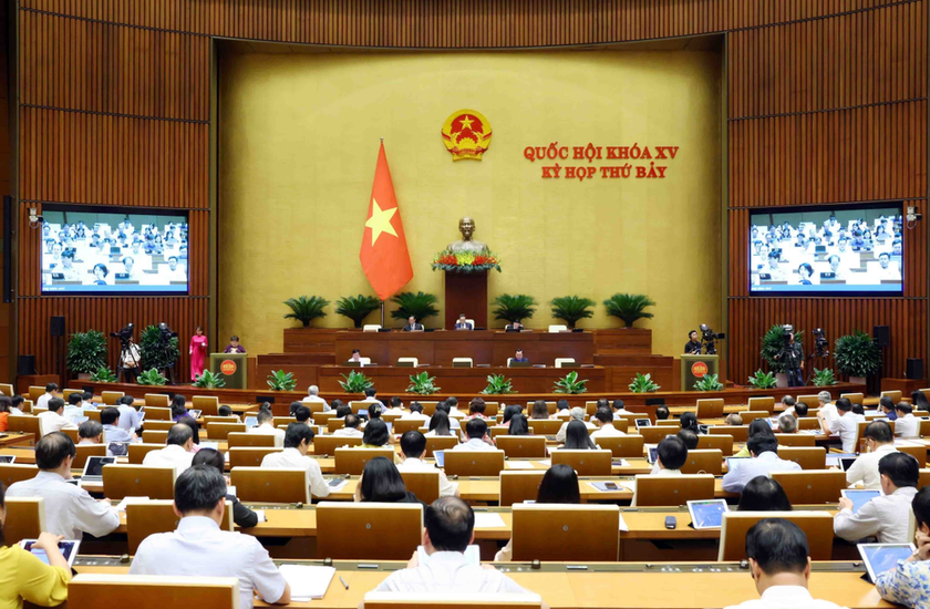 Quốc hội thảo luận về dự án Luật Công chứng