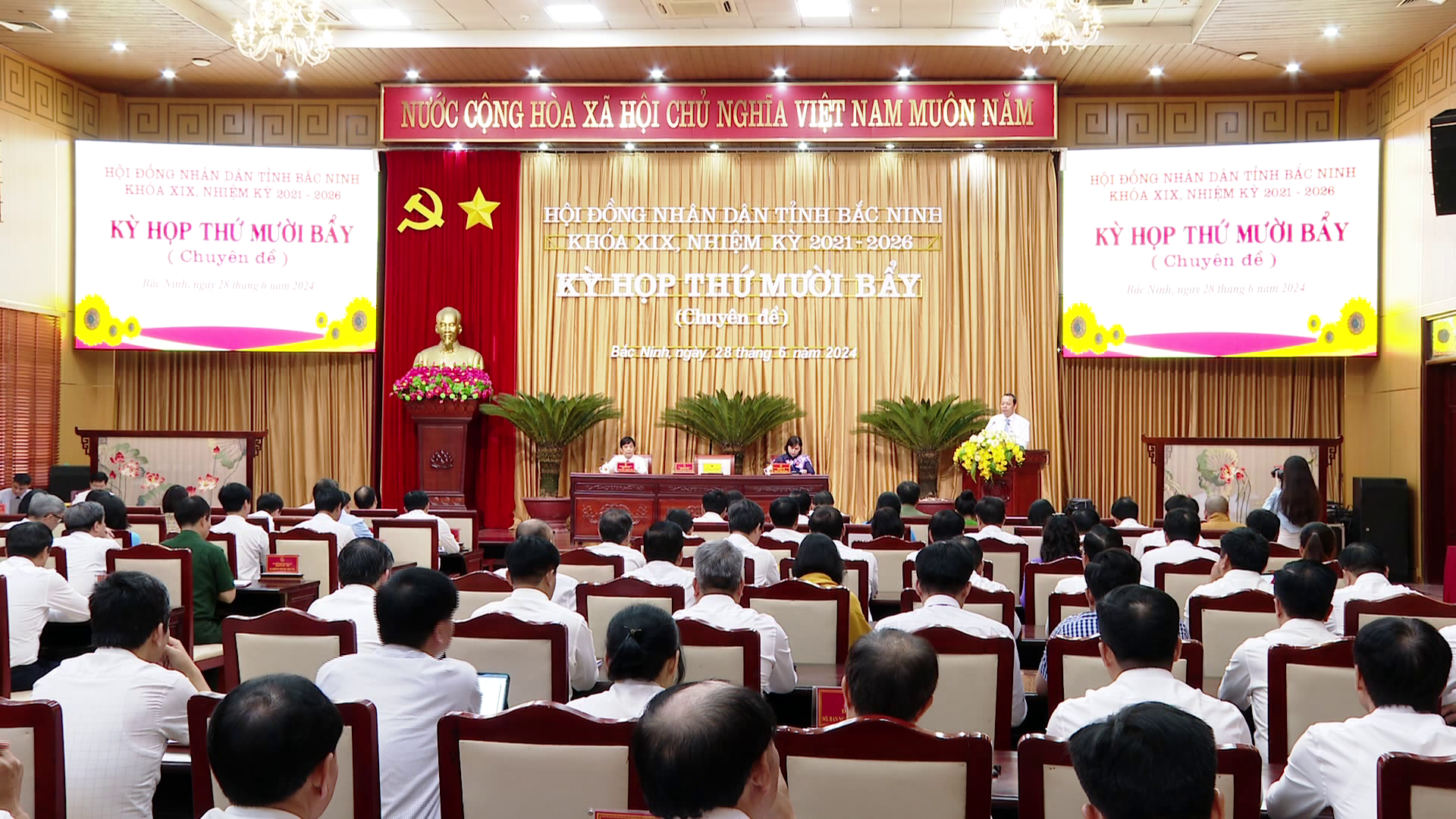 Khai mạc Kỳ họp thứ 17- HĐND tỉnh khóa XIX