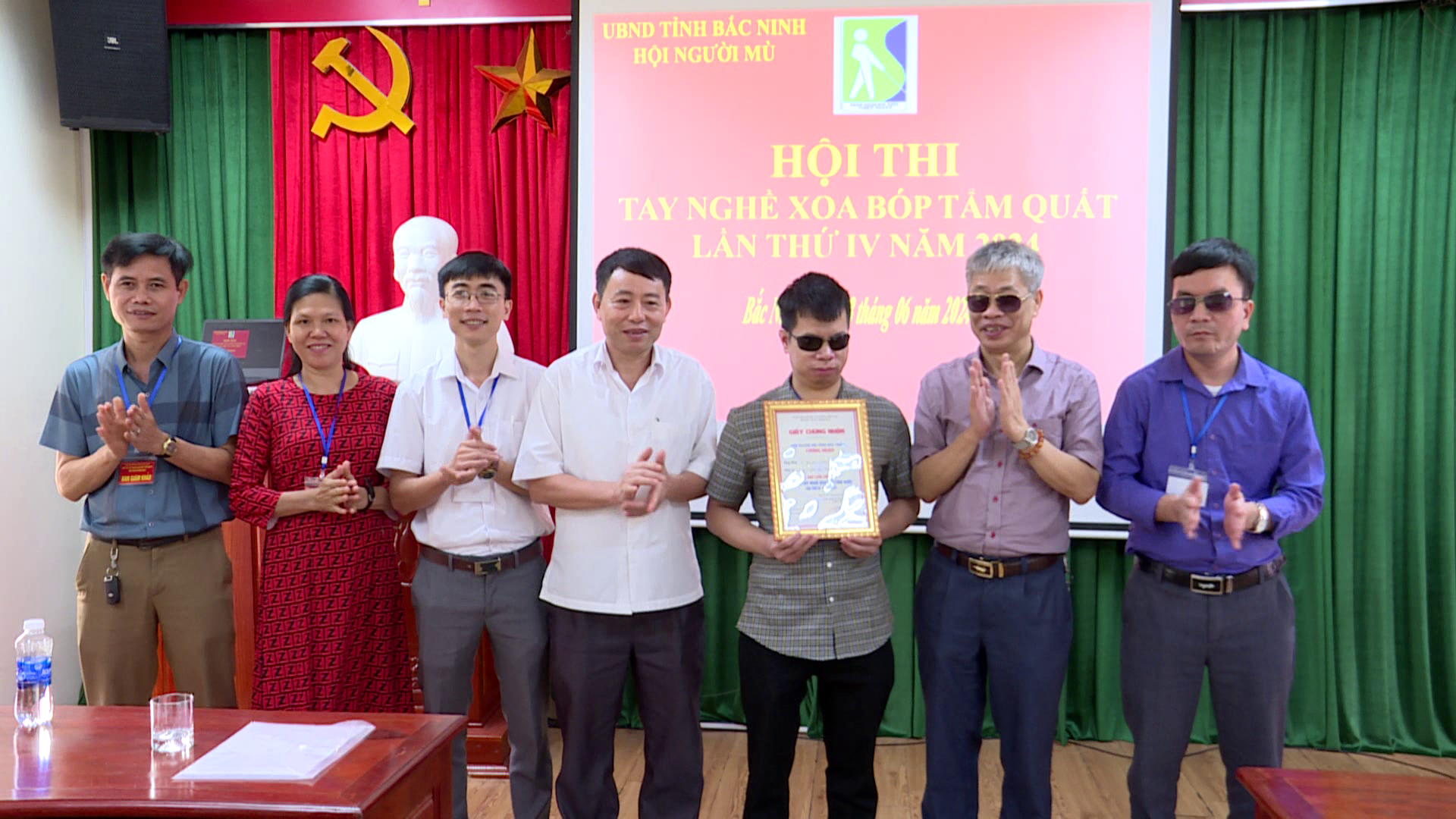Hội Người mù tỉnh tổ chức Hội thi tay nghề xoa bóp, tẩm quất lần thứ IV 