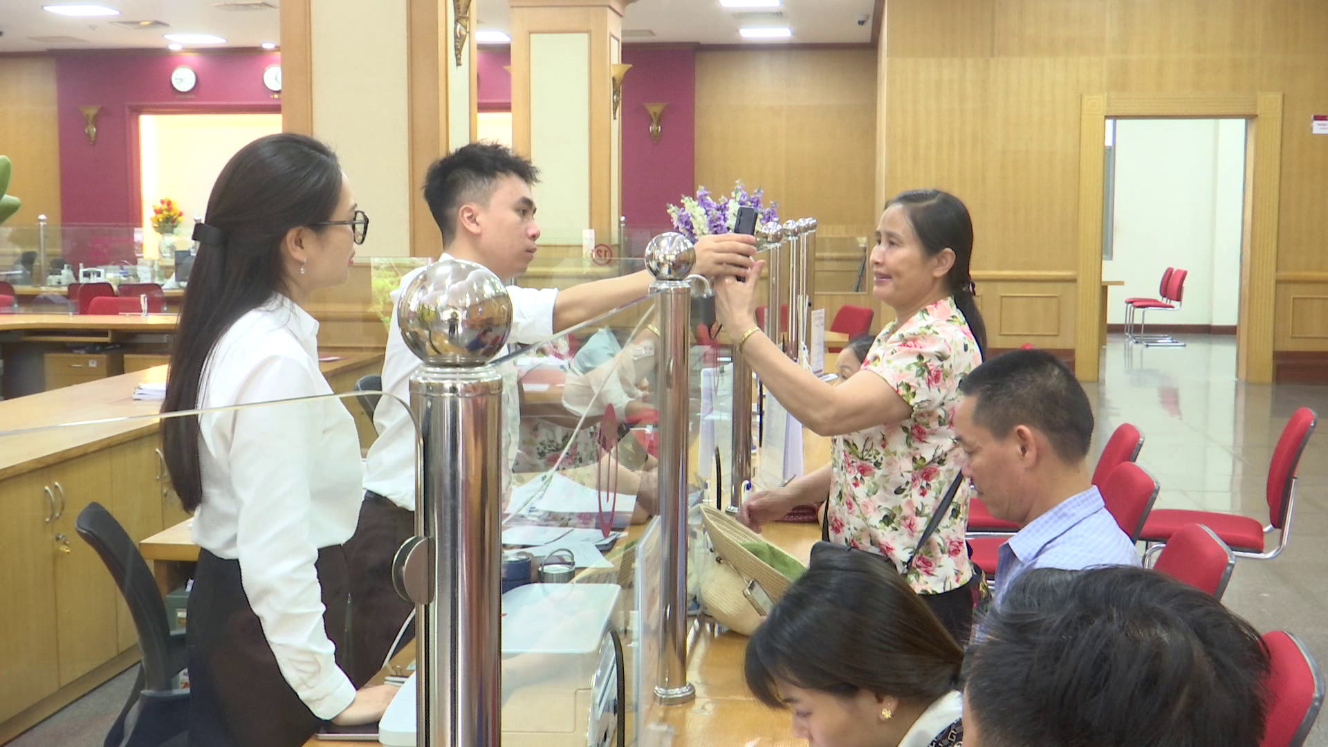 Từ 01/7 chuyển tiền trên 10 triệu đồng phải xác thực sinh trắc học