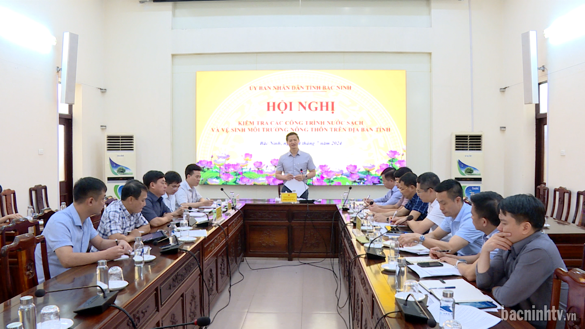 Phó Chủ tịch Thường trực UBND tỉnh kiểm tra các công trình nước sạch và vệ sinh môi trường trên địa bàn tỉnh