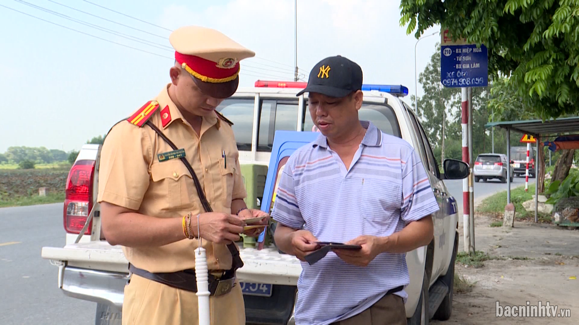 Xử phạt gần 3 nghìn trường hợp vi phạm giao thông đường bộ