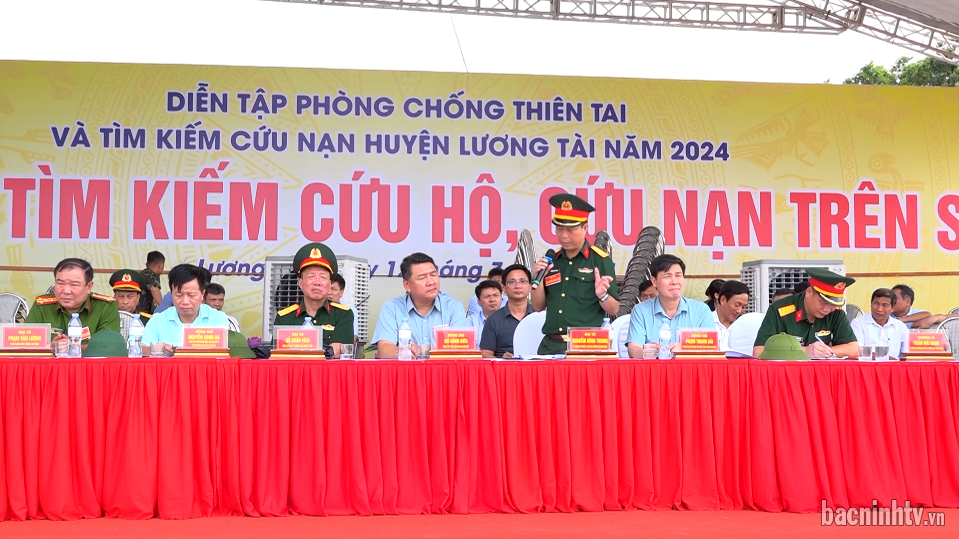 Lương Tài tổng duyệt diễn tập PCTT&TKCN cấp huyện năm 2004            