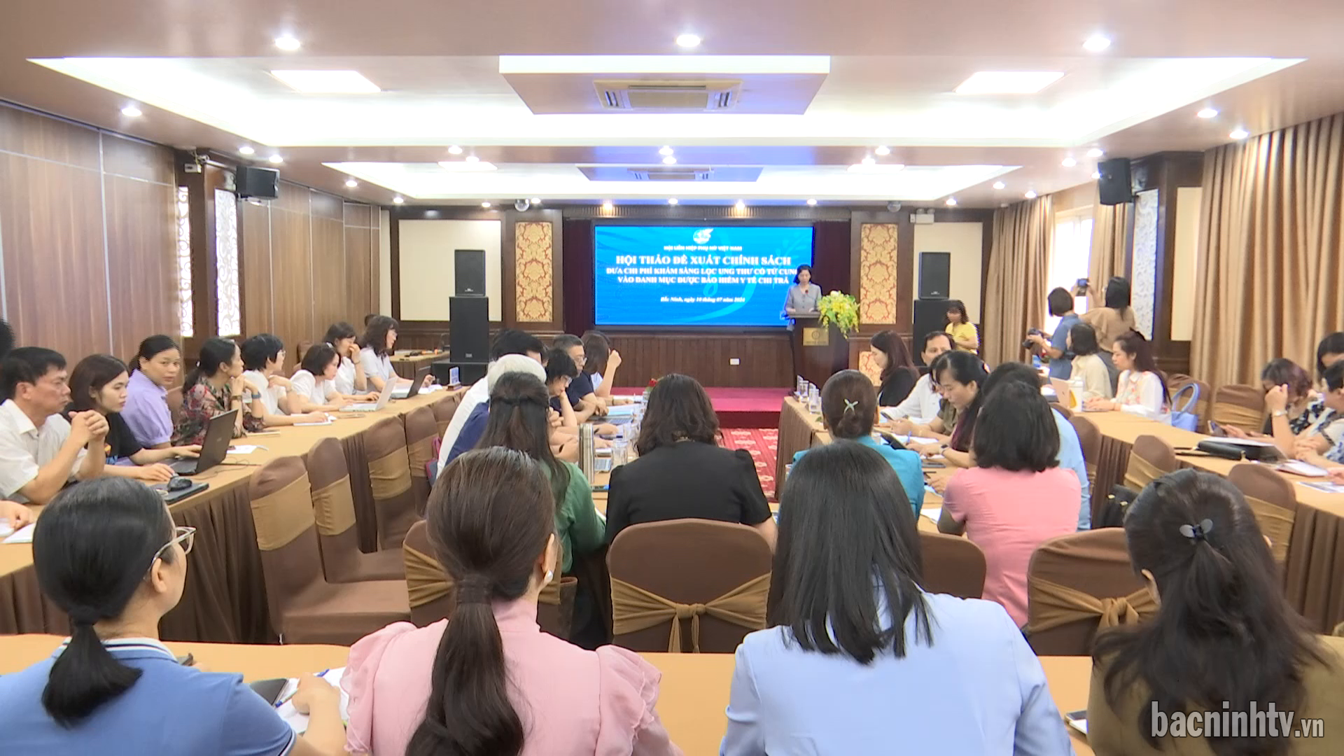 Đề xuất chính sách đưa chi phí khám sàng lọc ung thư cổ tử cung  vào danh mục được BHYT chi trả 