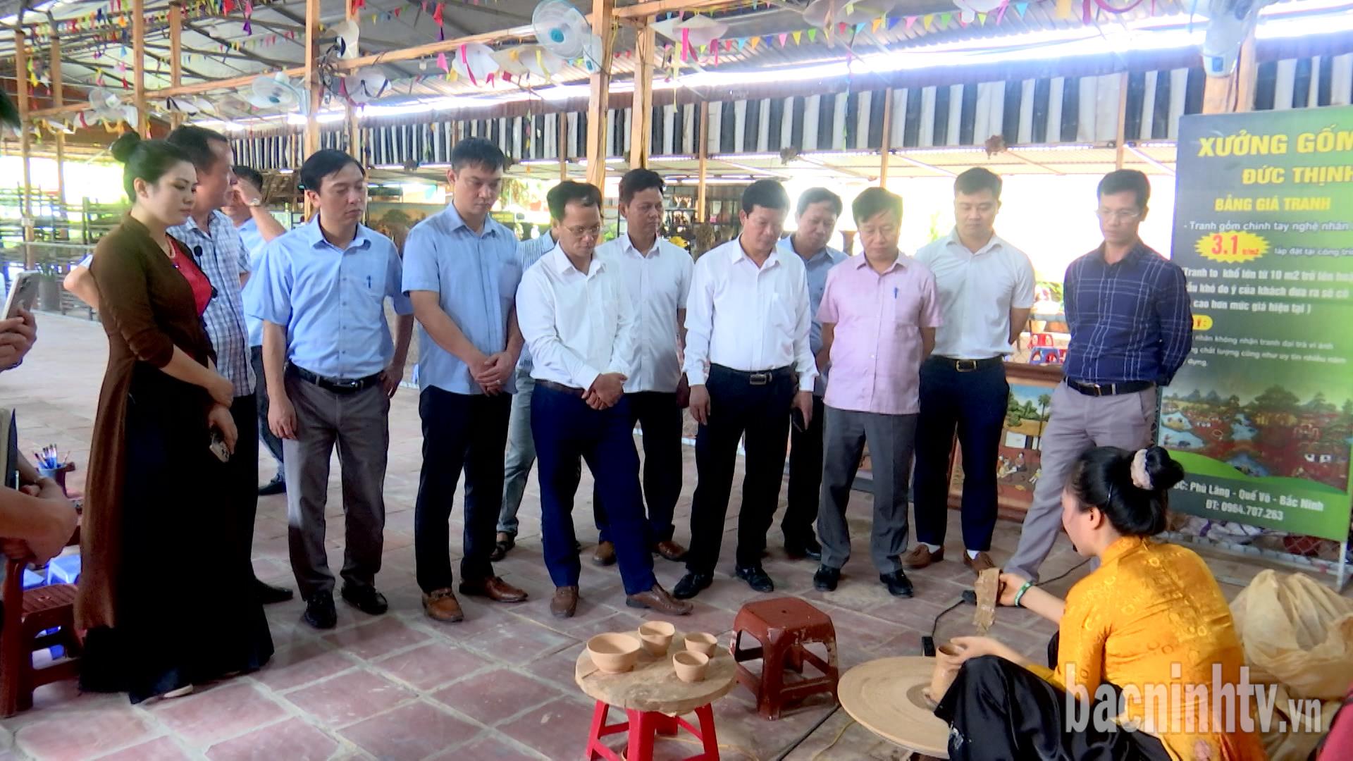 Sở Nông nghiệp và Phát triển nông thôn tỉnh kiểm tra hệ thống thủy lợi đê điều và làng nghề gốm Phù Lãng