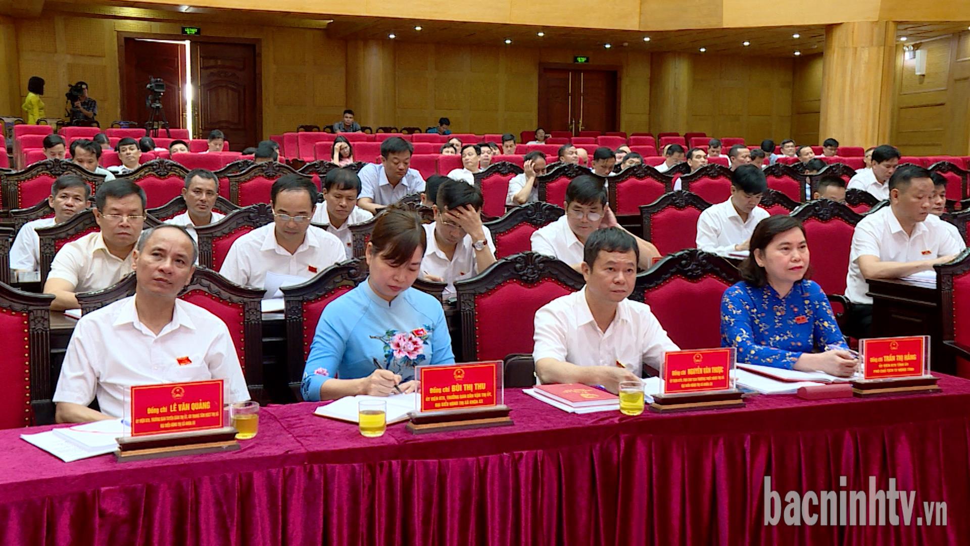     Kỳ họp thứ 15 HĐND thị xã Thuận Thành  