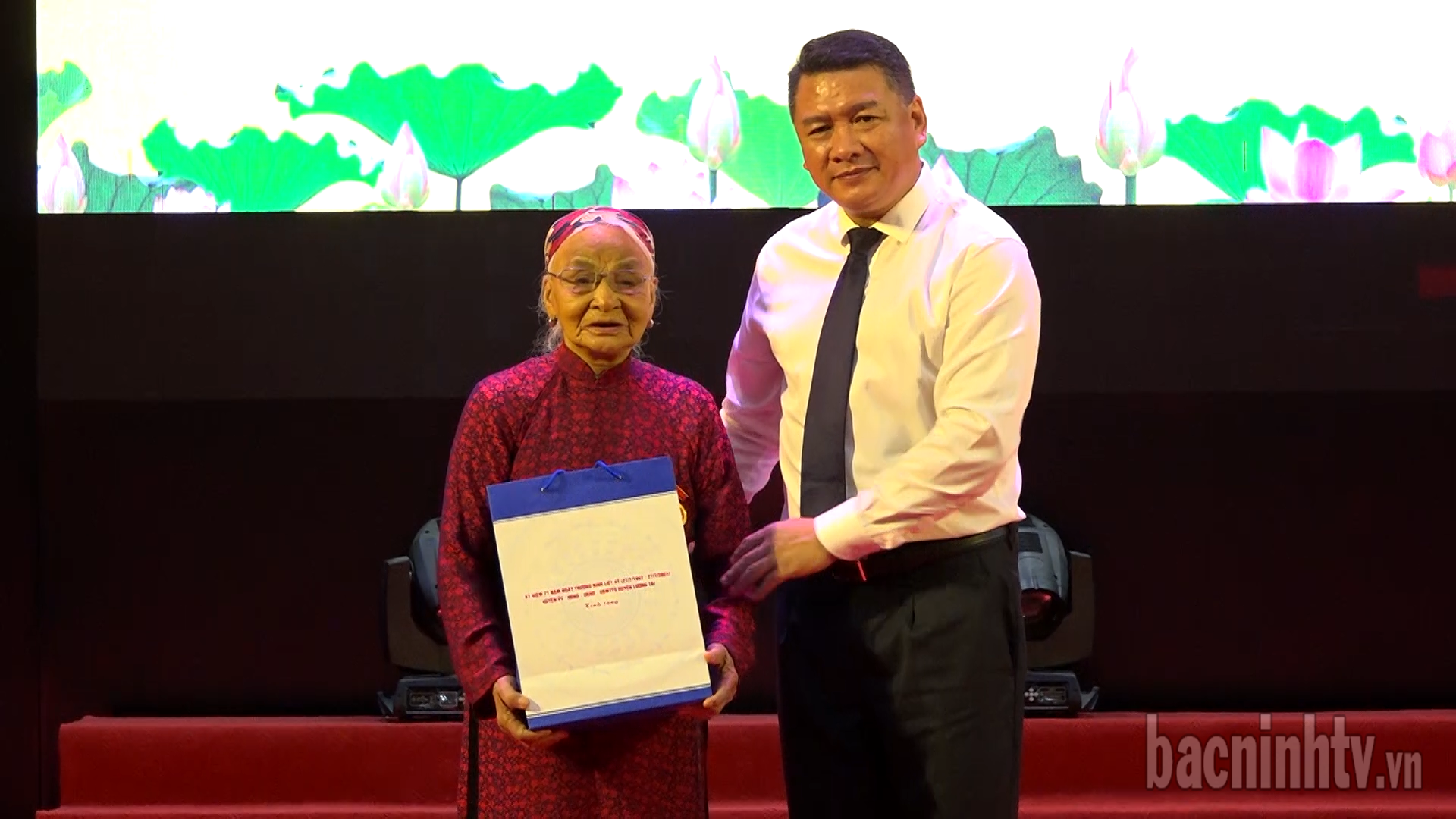 Lương tài gặp mặt kỷ niệm 77 năm Ngày Thương binh - Liệt sỹ 